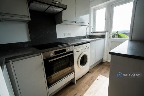 Castlewood Drive, London, SE9 photo 4