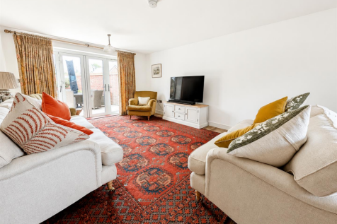 40 Red Clover Road - Lounge 2.png