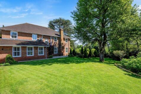 WHISTLER HOUSE EXTERNALS  (15).jpg