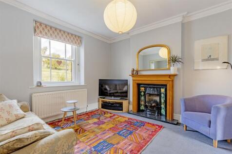 Reception Room-1.jpg