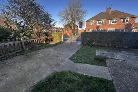 Welland Avenue, Grimsby photo 3