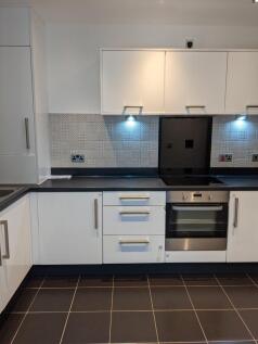Sporton Court, Enfield photo 4