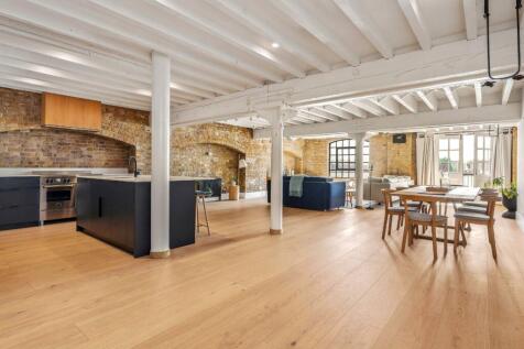 Reception/Kitchen
