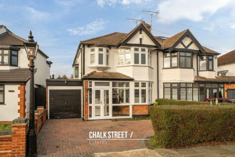 Romford, RM1 - property photo