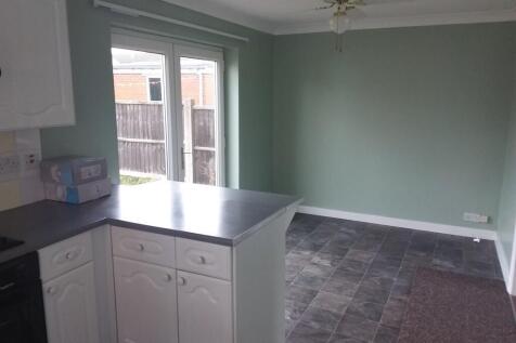 Bretby Close, CANTLEY photo 3