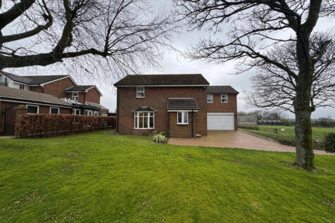 5 bed detached house for sale Smethurst Hall Park