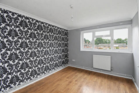 Flat 9 Boulters House, Uffington Drive, Bracknell, Berks, RG12 9JY