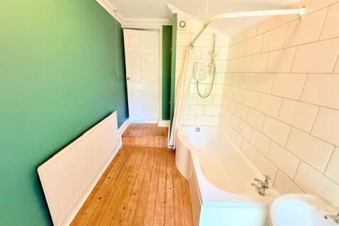 bathroom 2.jpeg