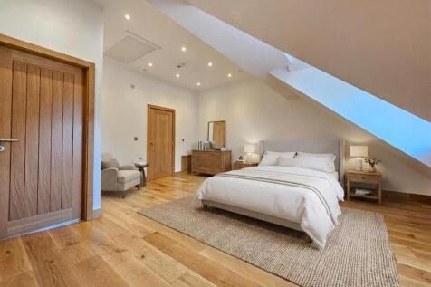 Ashley Road, Hale, Altrincham photo 3