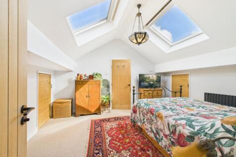 CAM02093G0-PR0053-STILL035