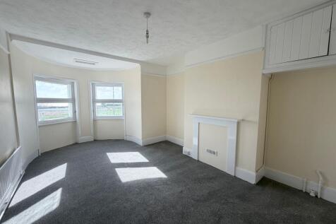 South Terrace, Littlehampton, BN17 photo 2