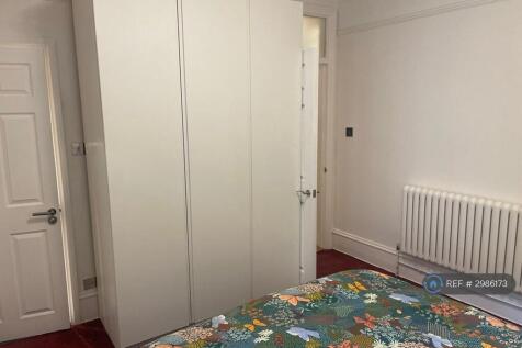 Bedroom 2 - Ensuite