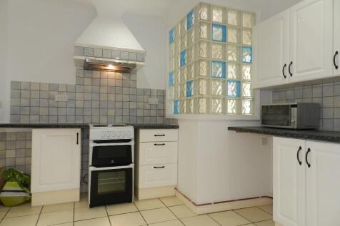 Barnwell Drive, Rushden, Northamptonshire, NN10 photo 3