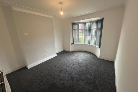 Grange Avenue, Huddersfield, West Yorkshire, HD2 photo 3