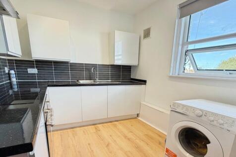 Hambridge Road, Newbury, Berkshire, RG14 photo 4