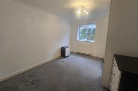 Flat C, Sunny Gardens Road, Hendon, Barnet, London photo 3