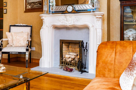 5 bed, 5 bath Detached in Glasgow - Photo 8