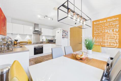 Kitchen Diner (1).jpg