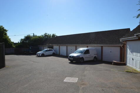 26 Abbey Meadow -...