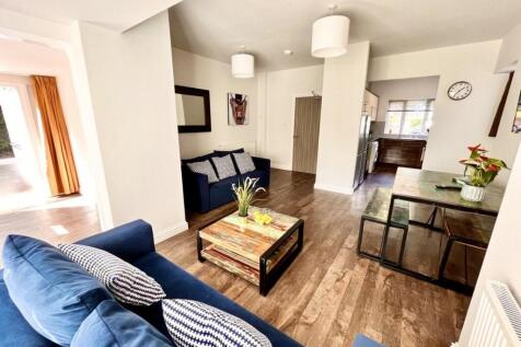 6-bed house on Ashby Road, Loughborough, £3,642/mo