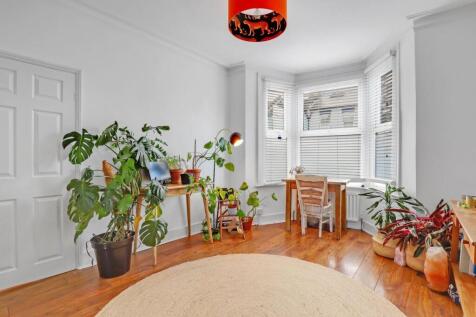 08-e690JHPropWorld - 139 Perry Rise - 22-medium.jp