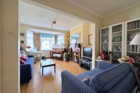Lounge/dining area