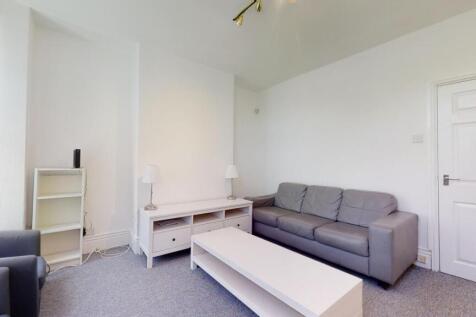 3-bed house on Shoreham Street, Highfield, Sheffield, £429/mo