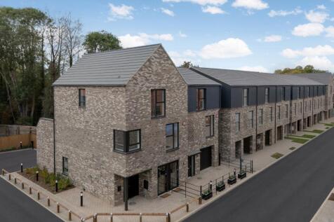 Fitzwilliam Gate, Street