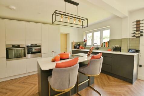 Kitchen/Dining