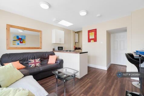 Lounge/Kitchen