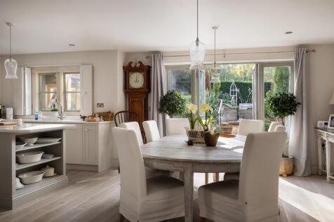 25 - Dovecote Cottage - GL7 5NG - Web.jpg