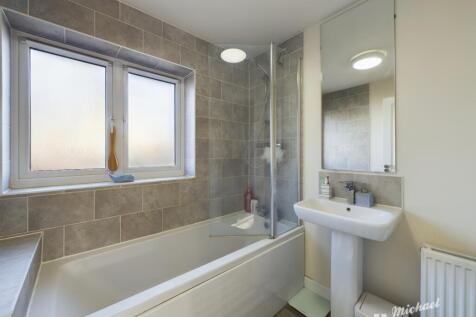 CAM03218G0-PR0448-STILL005