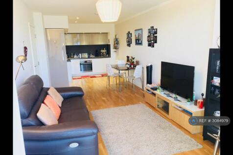 Bathurst Square, London, N15 photo 2