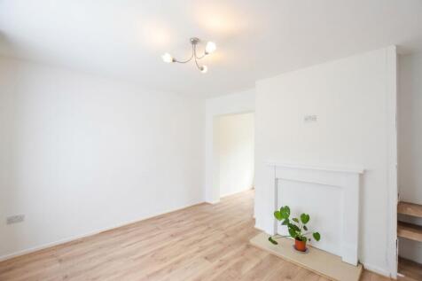 Priestley Gardens, Gateshead, NE10 photo 4