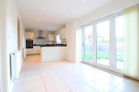 Billingshurst, West Sussex photo 3