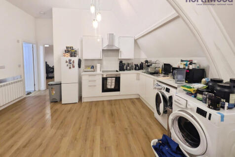 17 Warren Avenue, Maybush, Southampton, SO16 photo 3