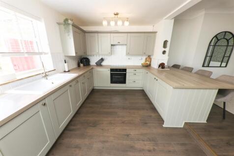 EXTENDED KITCHEN
