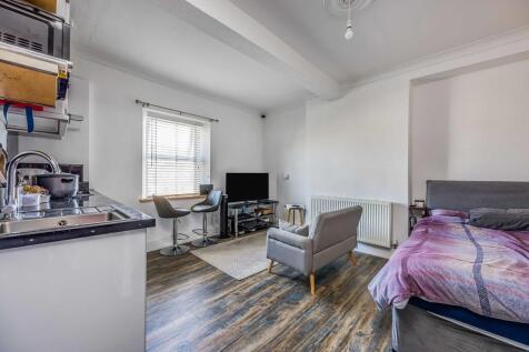 21 Norwich Avenue...