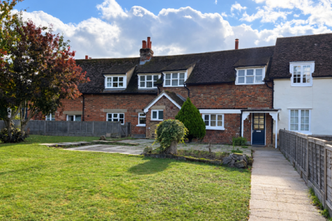 2-bed terraced on Bulls Mill Cottages, Bullsmill Lane, Stapleford, Hertfordshire, £1,600/mo
