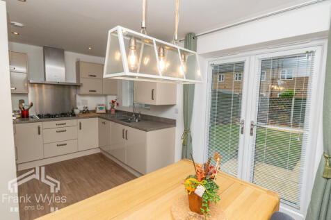 Faulkner Crescent, Lytham St Annes, Lancashire photo 4