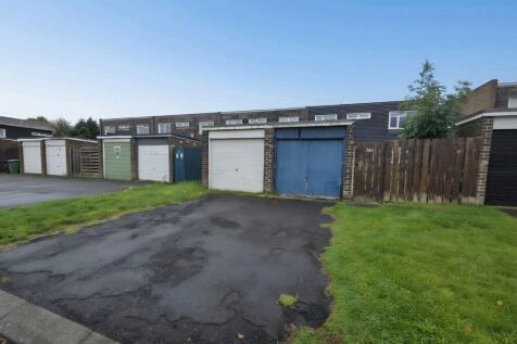 Garage/Driveway