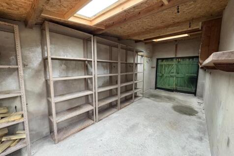 Garage.JPEG