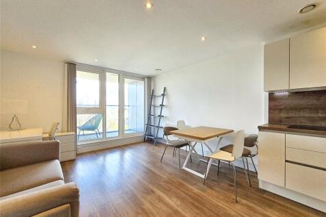 1-bed flat on Tavern Quay, Rope Street, Surrey Docks SE16, £2,100/mo