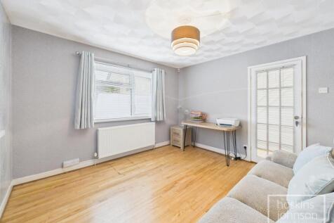 Sitting Room/Bedroom 1