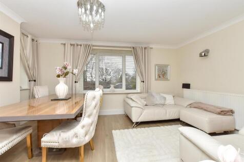 Sitting/Dining Area