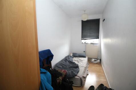 bedroom 3 .JPG