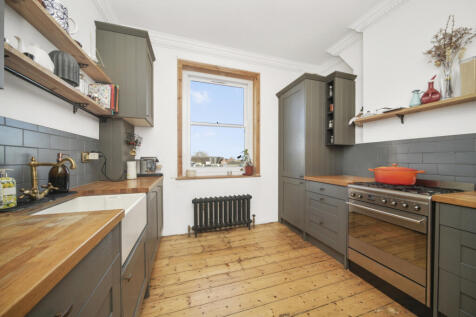 Two/Three Bedroom For Sale in Lower Clapton, E5