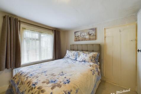 CAM02773G0-PR0101-STILL033