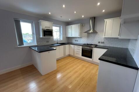 Waterstone Court, Staincliffe, WF13 photo 3