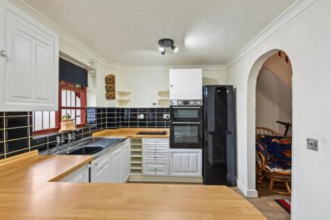 Kitchen_2.jpeg